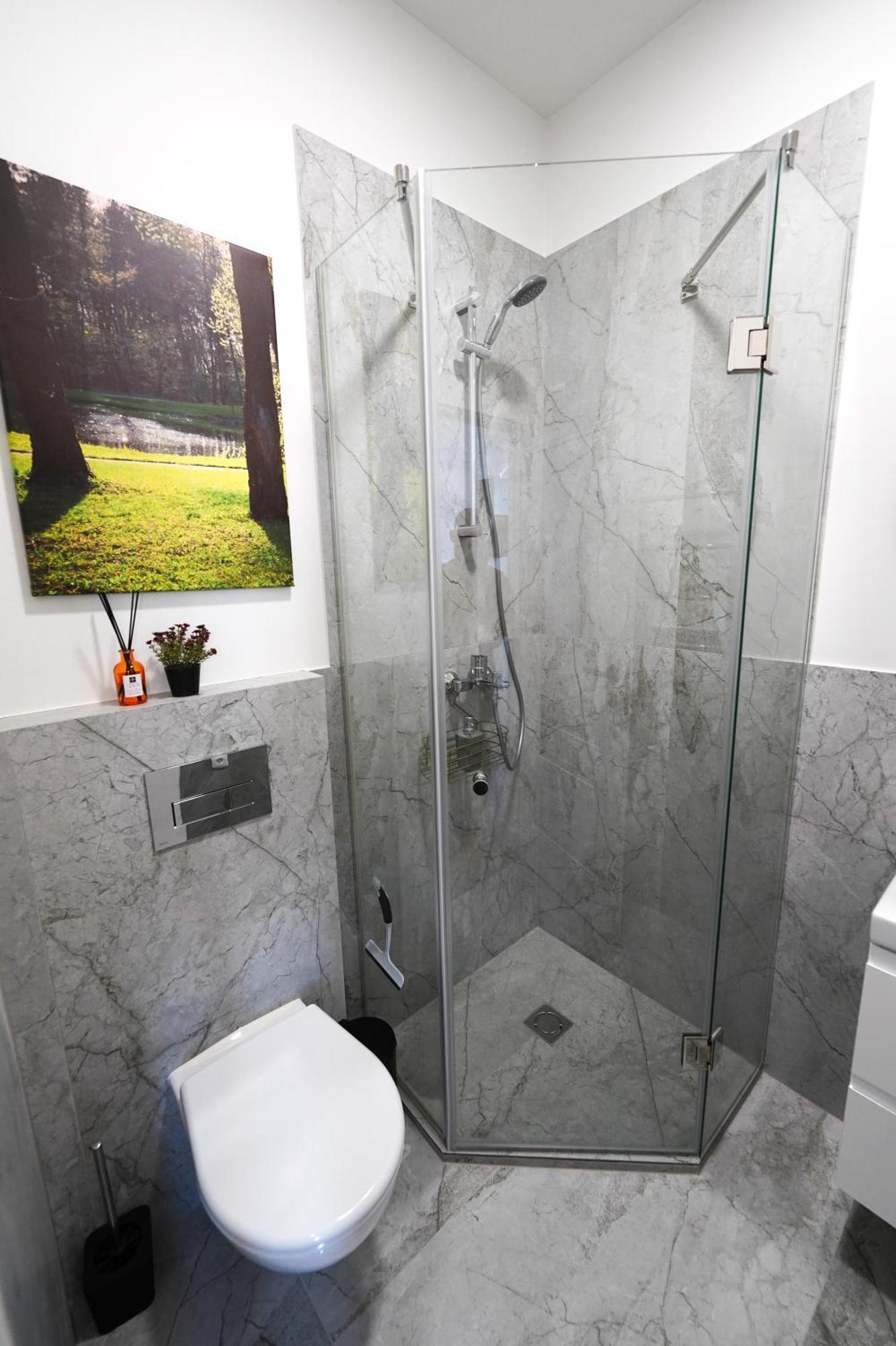 Amber Light Self-Check-In Apartments Каунас Екстериор снимка