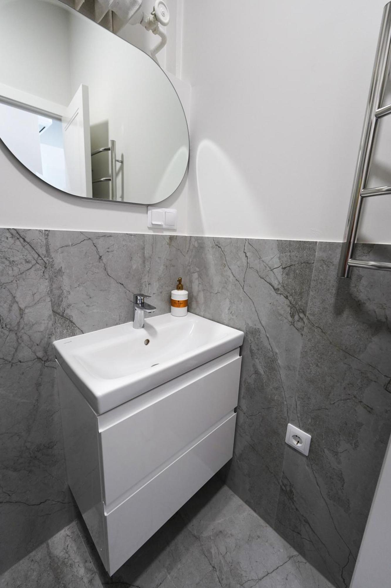 Amber Light Self-Check-In Apartments Каунас Екстериор снимка